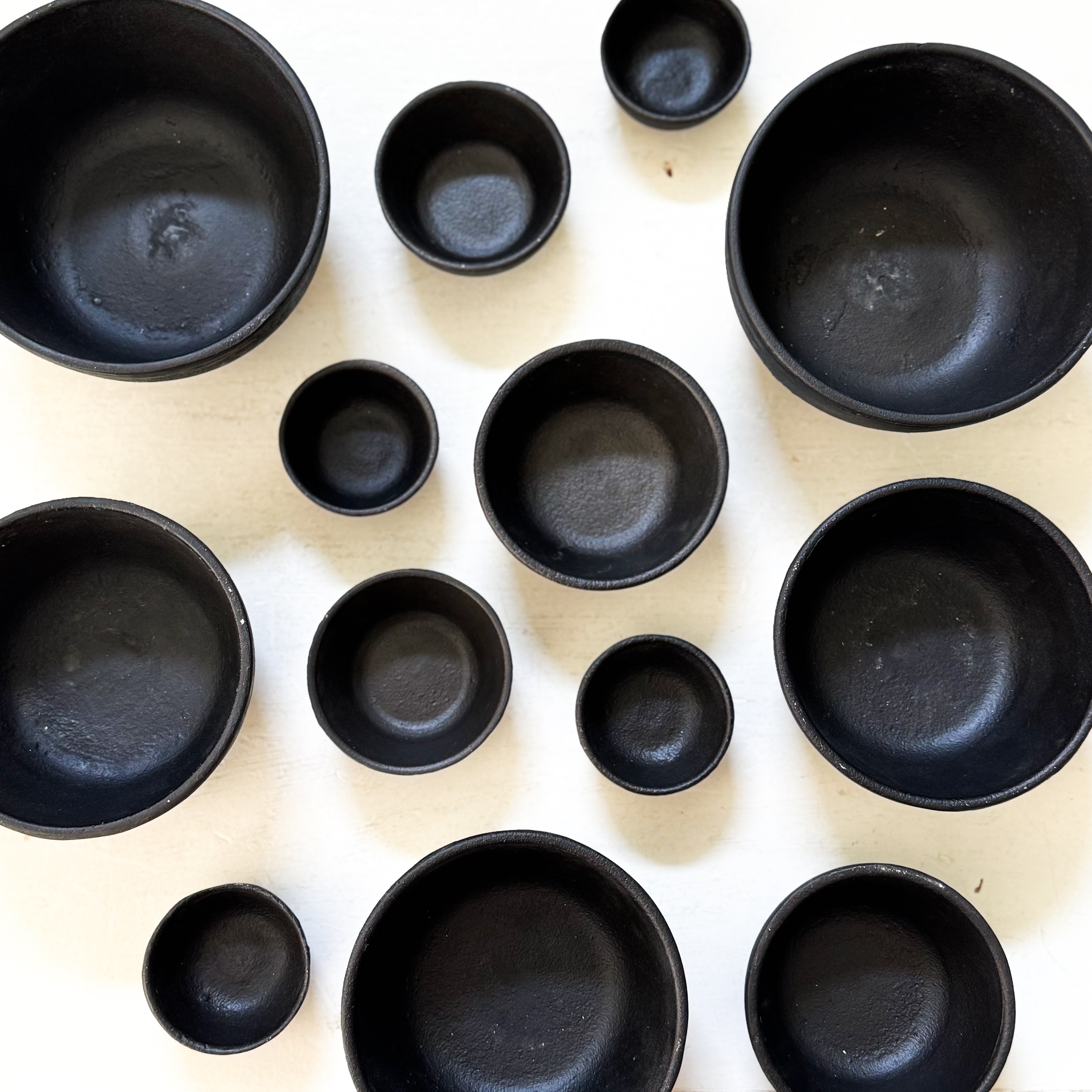 Simple Cast Iron Bowls | Assorted Sizes