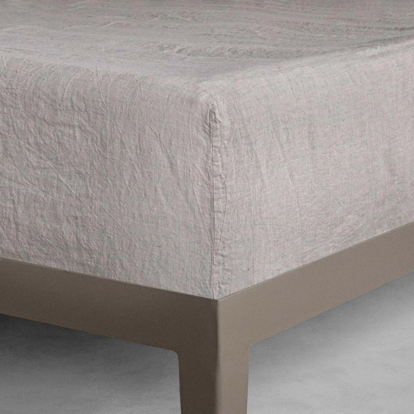 Basix Linen Fitted Sheet