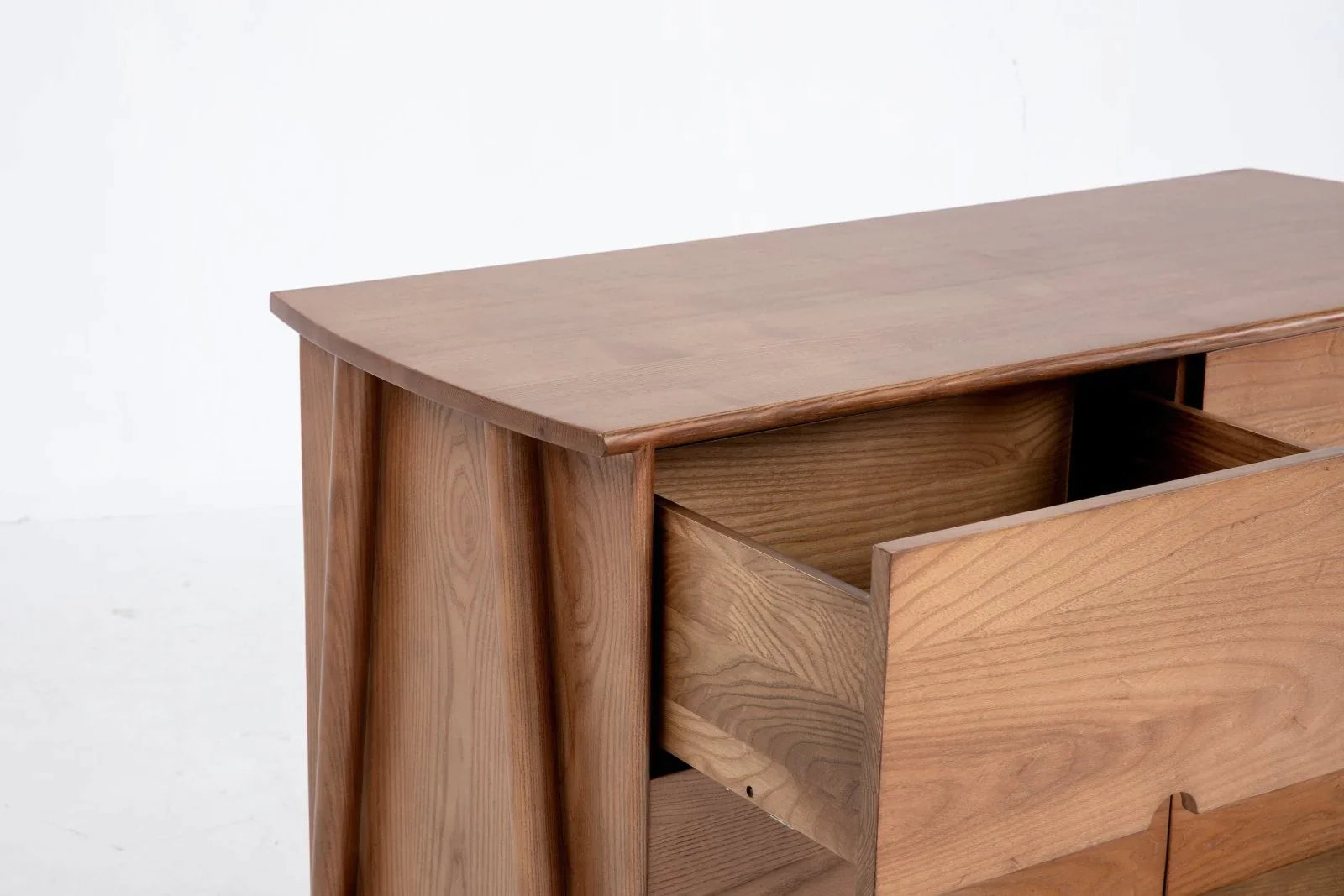 Woodbine Dresser | 6 Drawer